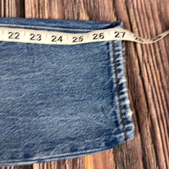 Women’s Levi’s Wedgie Icon Distressed Jeans - Picture 11 of 12